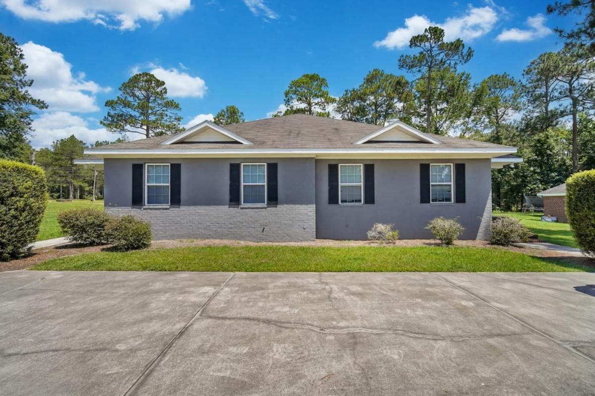 Charming Gray Home- 5 Mins From Gsu! Стейтсбъро Екстериор снимка
