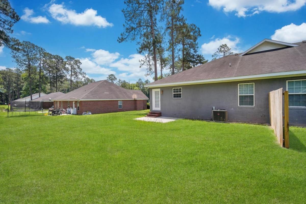 Charming Gray Home- 5 Mins From Gsu! Стейтсбъро Екстериор снимка