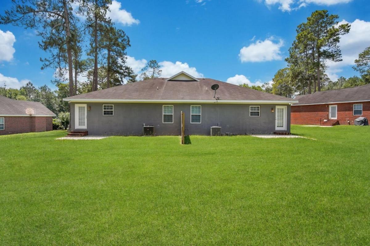 Charming Gray Home- 5 Mins From Gsu! Стейтсбъро Екстериор снимка